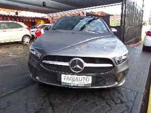 MERC. BENZ  A-200 SEDAN 1.3TB. 2020 Completa, Automática, com TETO, Airbag, Abs, B.Couro, Piloto, Som, Alarme, cor Cinza, U.dono, Top Novinha, 55mlkm,