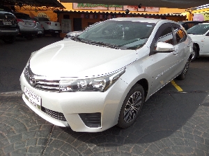 COROLLA GLi 1.8 FLEX  2017 Completo, Automático, Airbag, Abs, Som, Midia, Alarme, cor Prata, Roda Liga, Pneus Novos, com 68mlkm, Novo Raridade