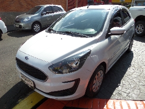 KÁ  SE 1.0 PLUS FLEX 2017 Completo, U.dono, Airbag, com 75mlkm, cor Branca, 4 Portas, Som, Alarme, é Novinho, muito Conservado