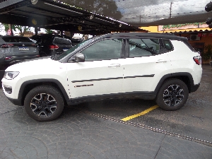 JEEP COMPASS TRAILHAWK 2.0 DIESEL 4x4 2019 Completo, Automático, com TETO SOLAR, U.dono, Piloto Aut, B.Couro, Som Midia, Alarme, cor Branca Perolizada, Novo